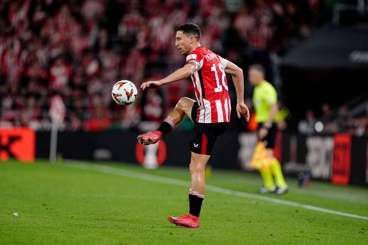 德马科斯：曼联是非常难对付的对手，我们要以能晋级的信念去比赛