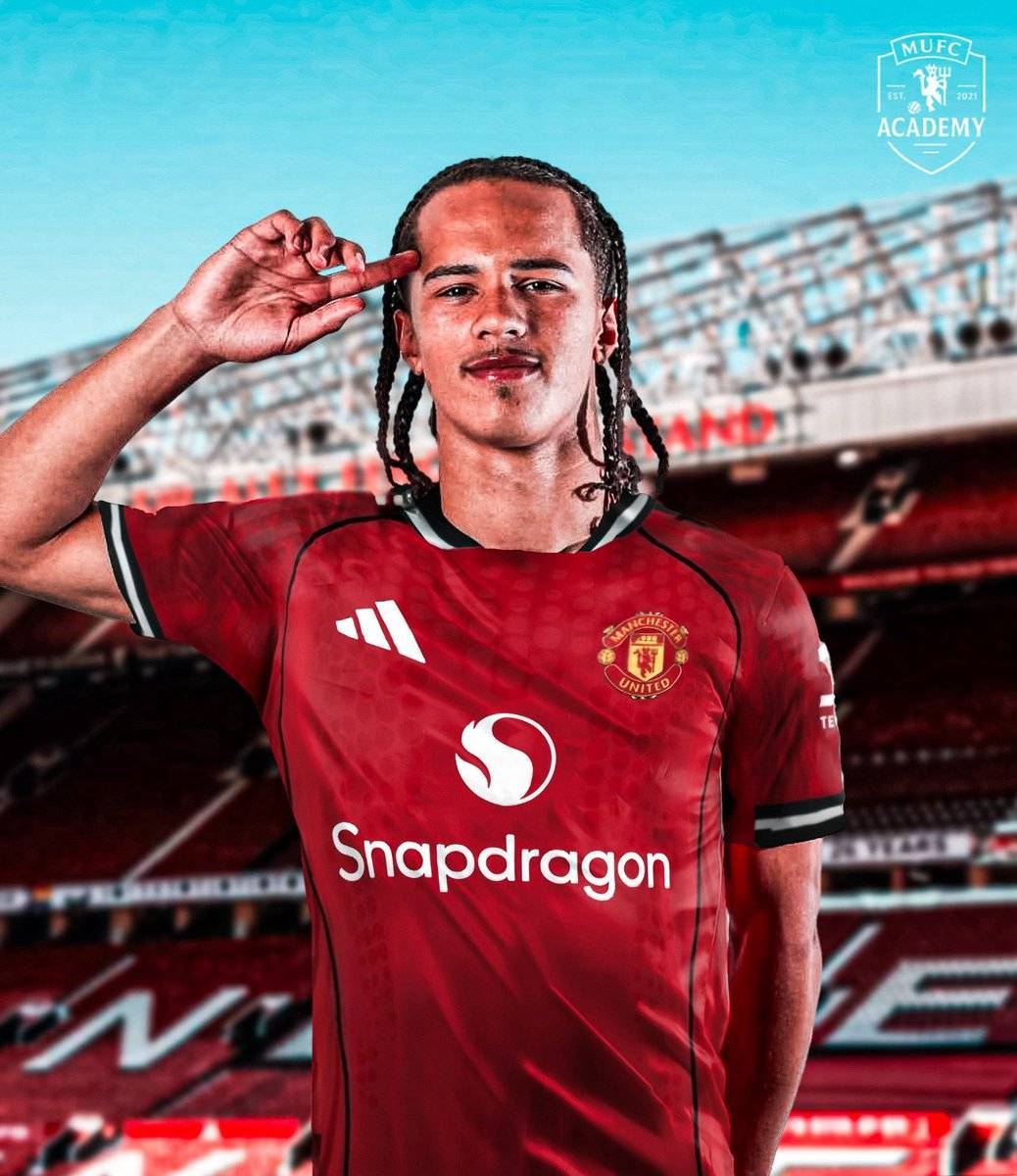 曼联100万再签中卫小妖，新体育总监钦点天才！新左闸已飞抵曼市