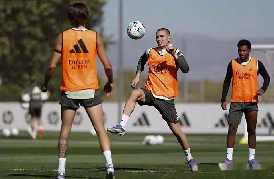 7人轮换+3大伤缺！巴萨欧冠留力，瓦伦西亚能捡漏？